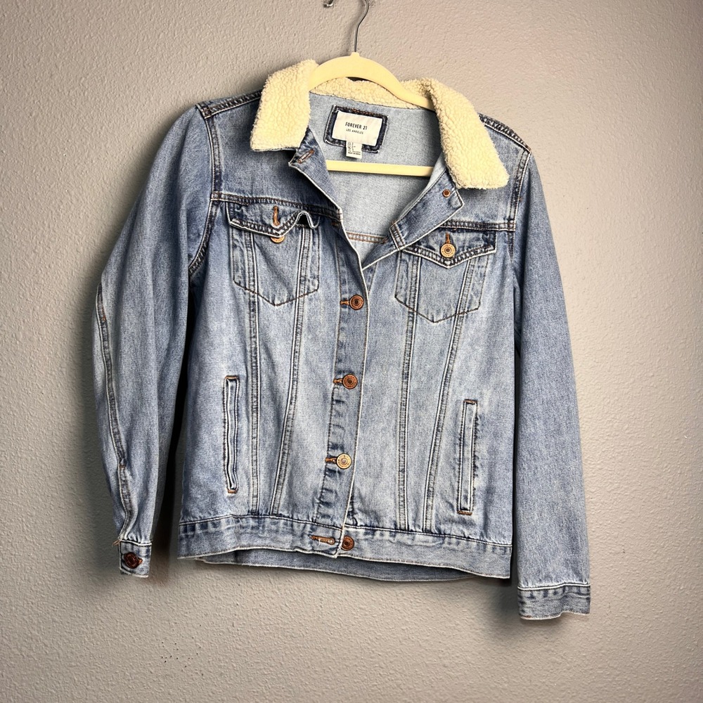 Forever‎ 21 Womens Light Wash Denim Trucker Jacket Faux Shearling Collar Blue S